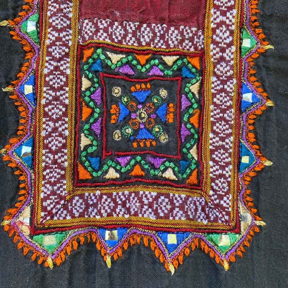 WESTSIDE Embroidered Tunic Top - Picture 4 of 8